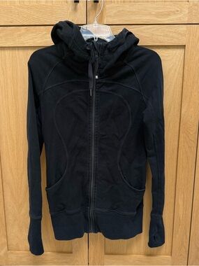 Lululemon Hoodie - Size 6